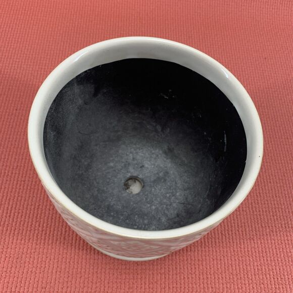 Geometric Diamond Pattern Ivory 6 x 6 Ceramic Flower Pot Planter Saucer - Picture 2 of 6